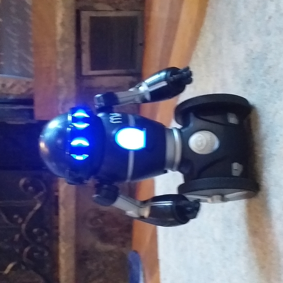 MiP Robot - Picture 2 of 2